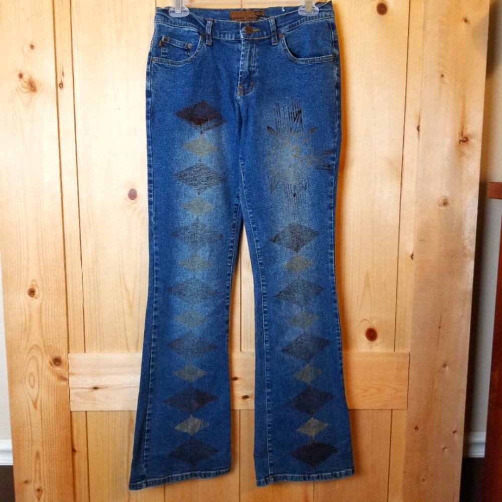 Crest Diamond Design Front Flare Denim Cotton Blend Jeans